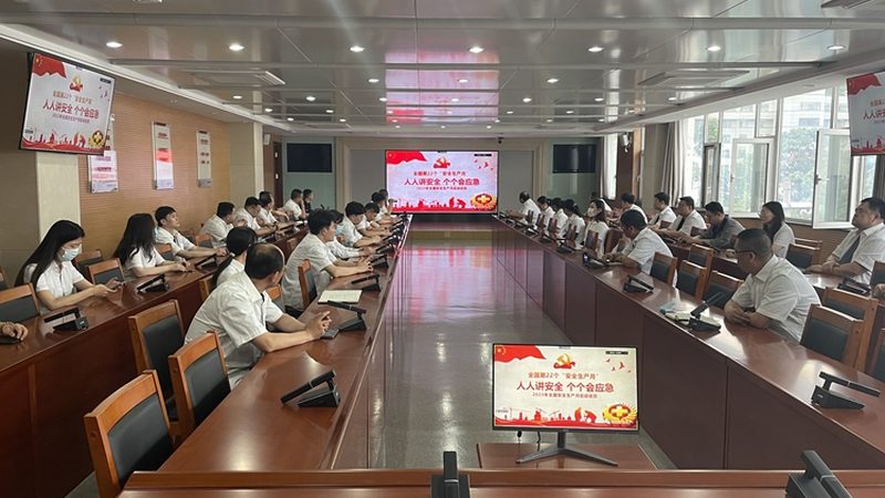 英语一对一网课的费用主要由以下几个部分构成：